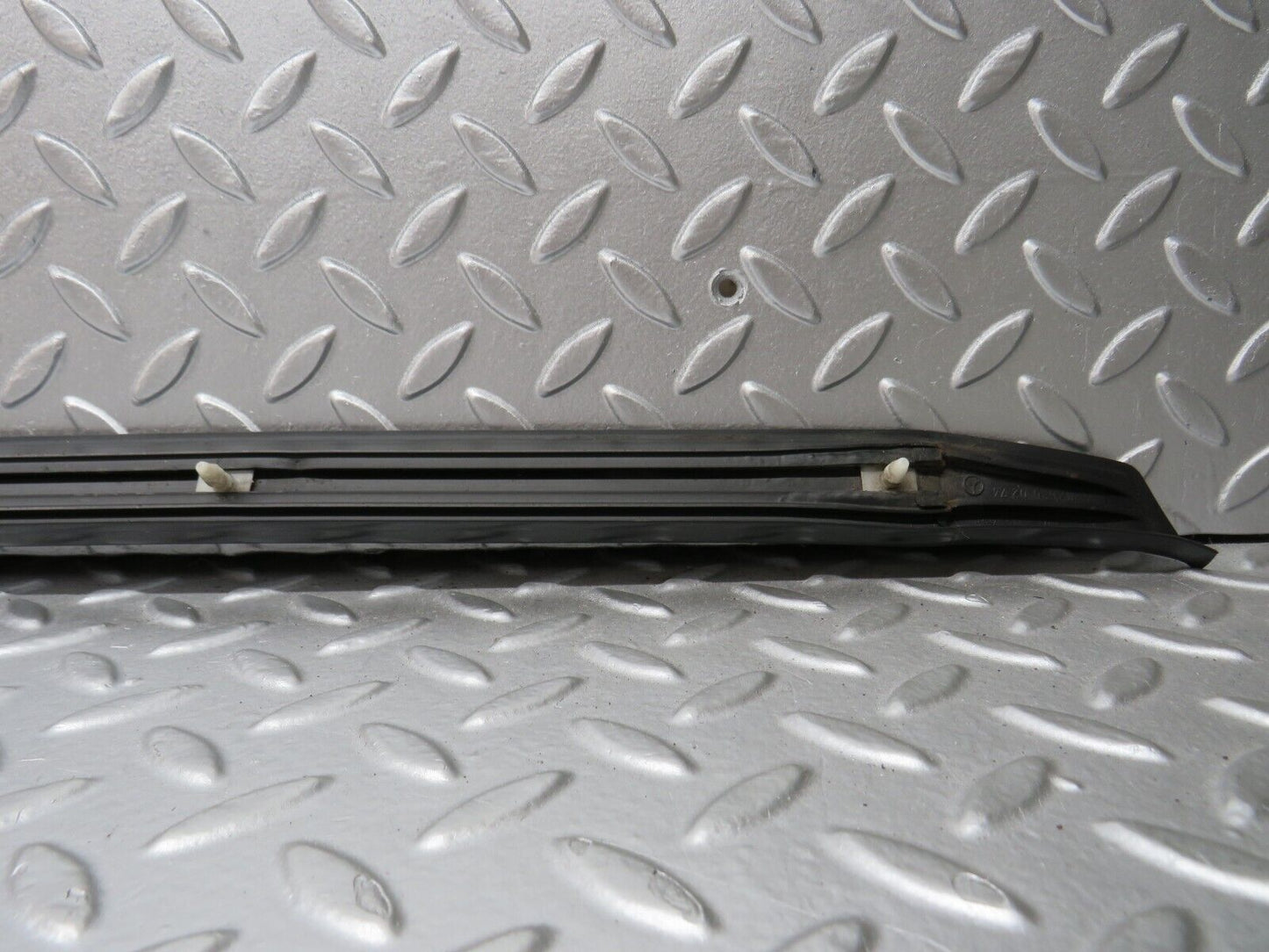 33499 Mercedes-Benz W202 C180 Skirt Sill Moulding Trim Right Side 2026800274