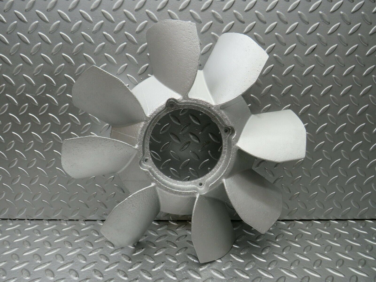 22824 Mercedes-Benz C107 450SLC Coupe Engine Cooling Fan