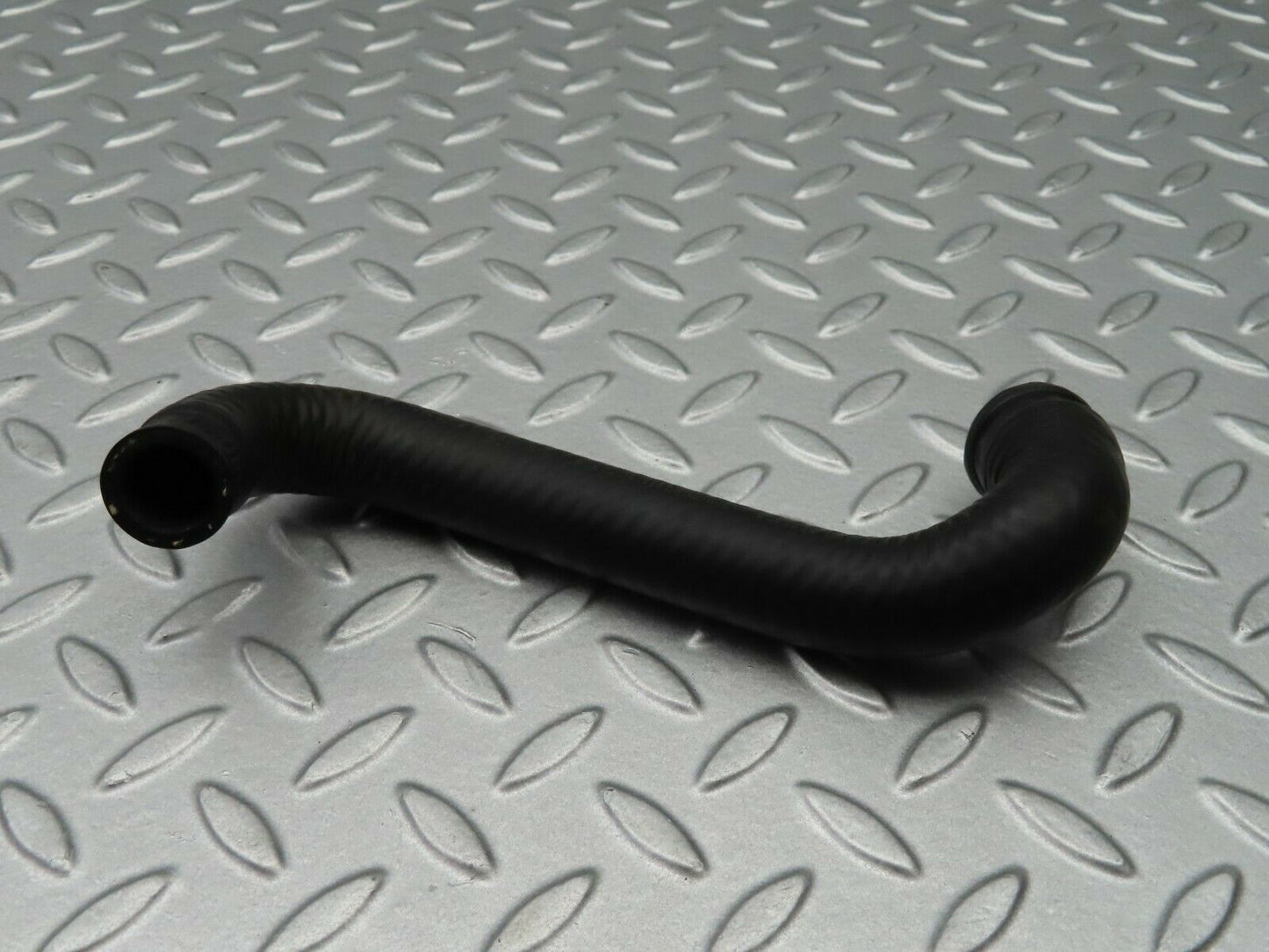 5178 Mercedes-Benz R107 350SL Water Hose Pipe