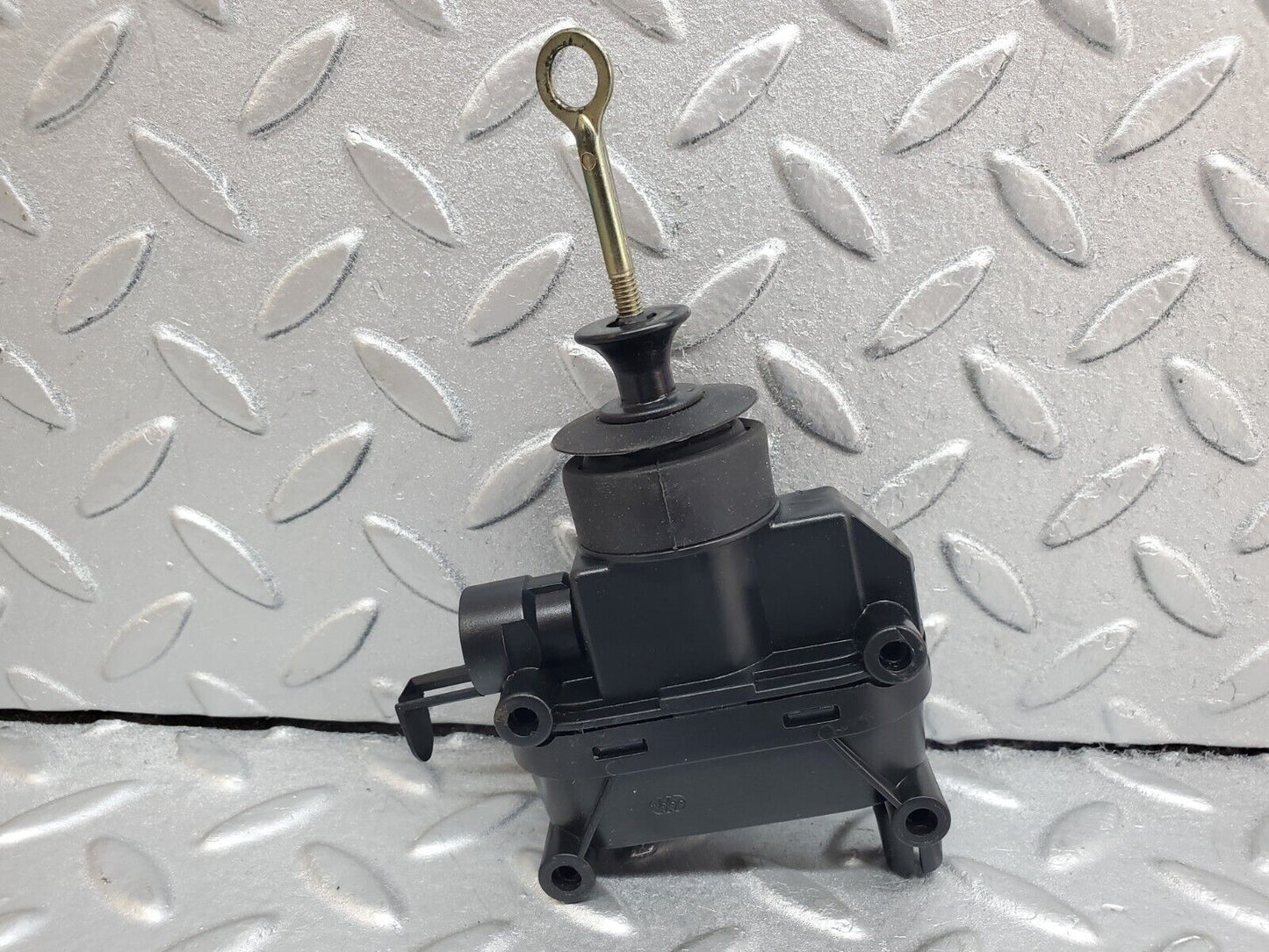 44758 Mercedes-Benz W124 220E Door Lock Vacuum Actuator Front Right
