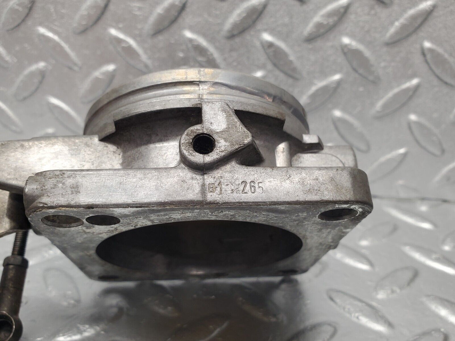 46585 Mercedes-Benz C123 280CE Coupe Throttle Body Valve