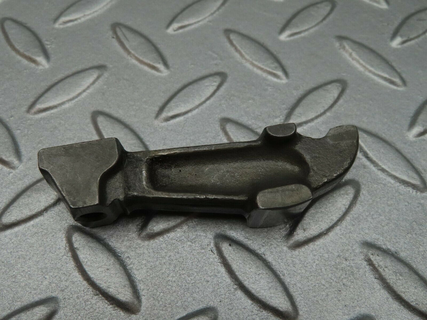 3532 Mercedes-Benz W108 280SE Valve Rocker Arm With Retaining Spring