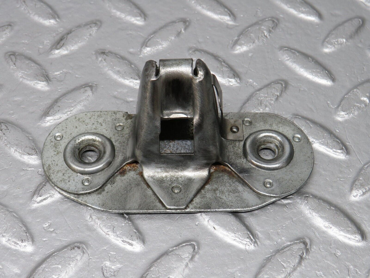 39116 Mercedes-Benz R107 500SL Coupe Trunk Lock Latch
