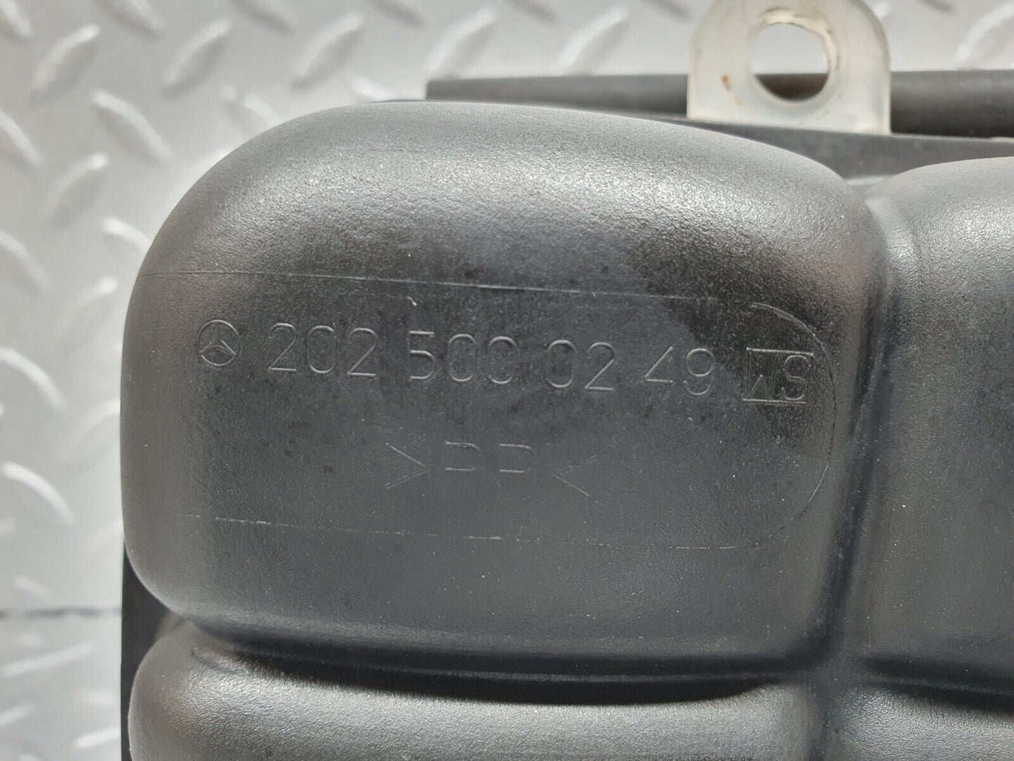 42010 Mercedes-Benz W202 C200 Coolant Reservoir Tank 2025000249 1245000406