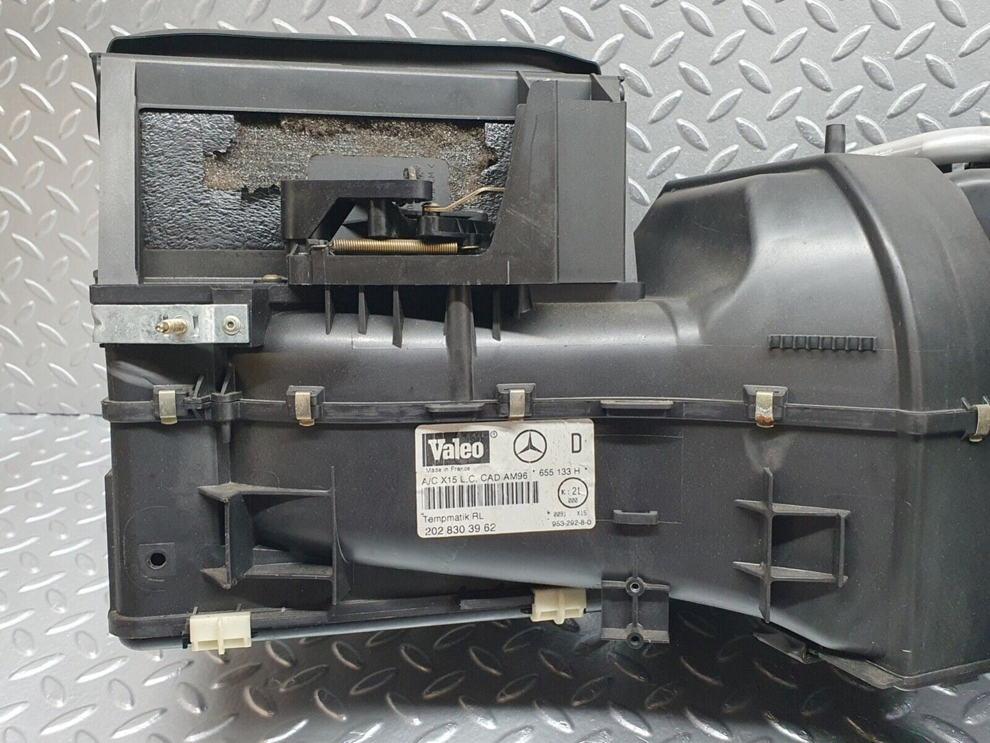 41995 Mercedes-Benz W202 C200 Heater Box Blower Housing Valeo 2028303962