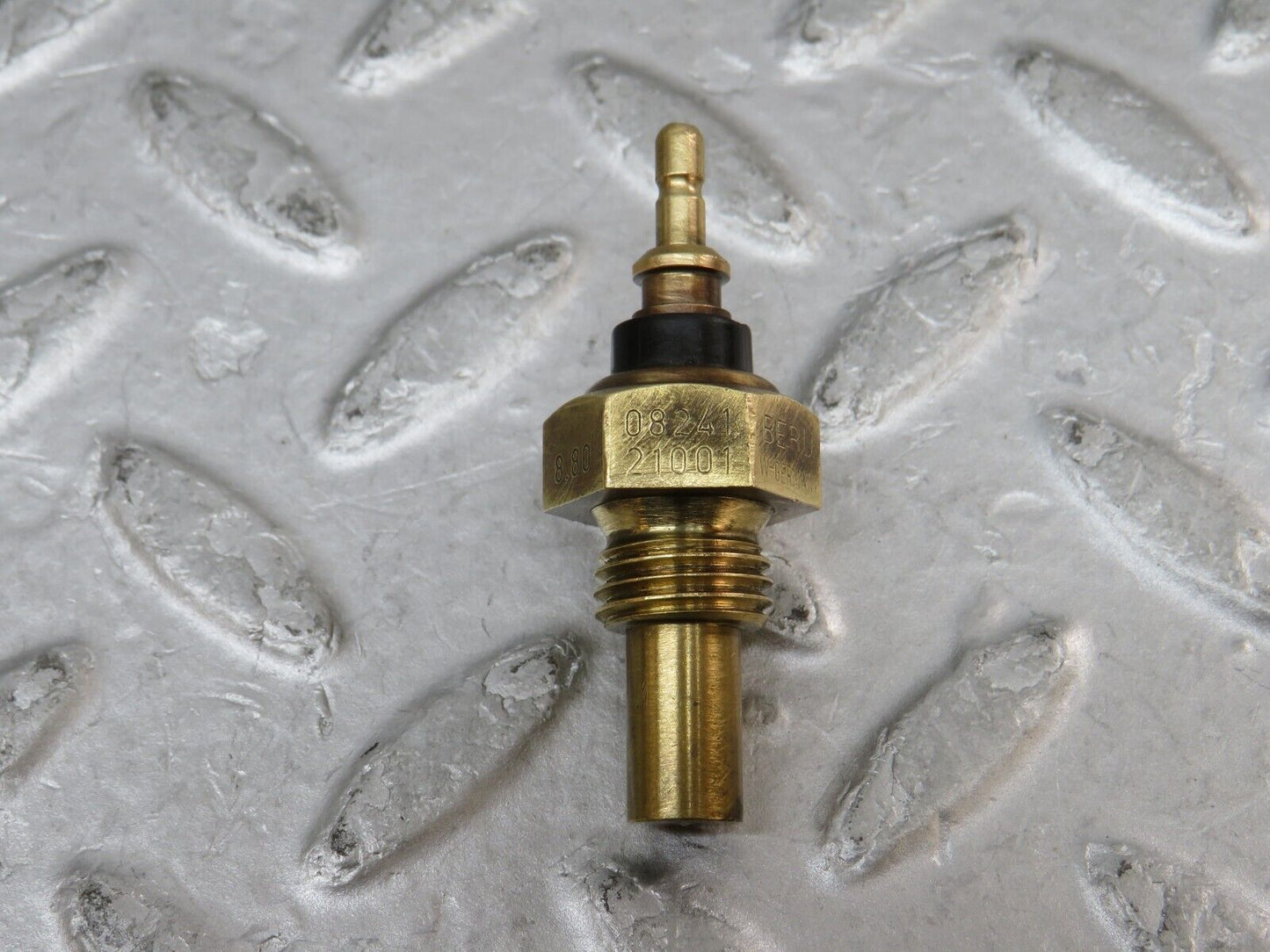 35790 Mercedes-Benz R107 280SL Coolant Temperature Sensor Beru 0055422617