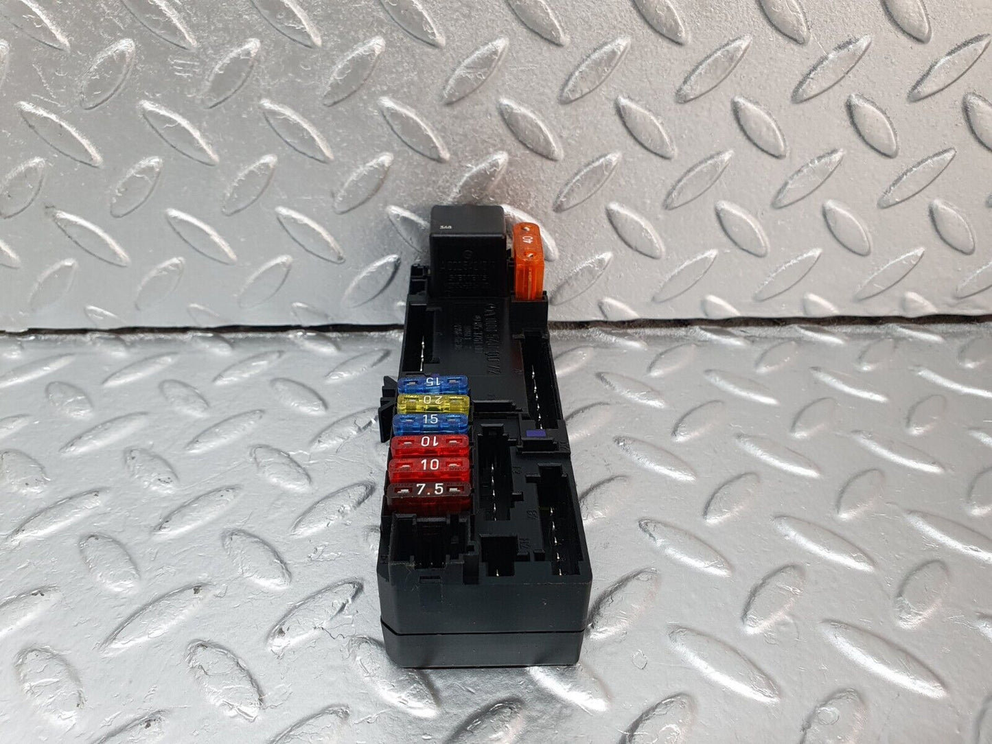 41898 Mercedes-Benz W202 C200 Fuse Box Relay Box 0005400072