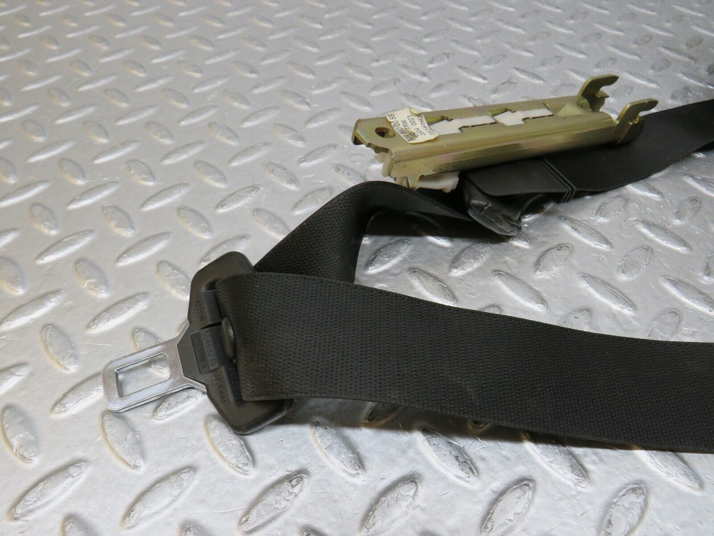 35084 Mercedes-Benz W210 320E Front Left Seat Belt 2108606585 1248600088