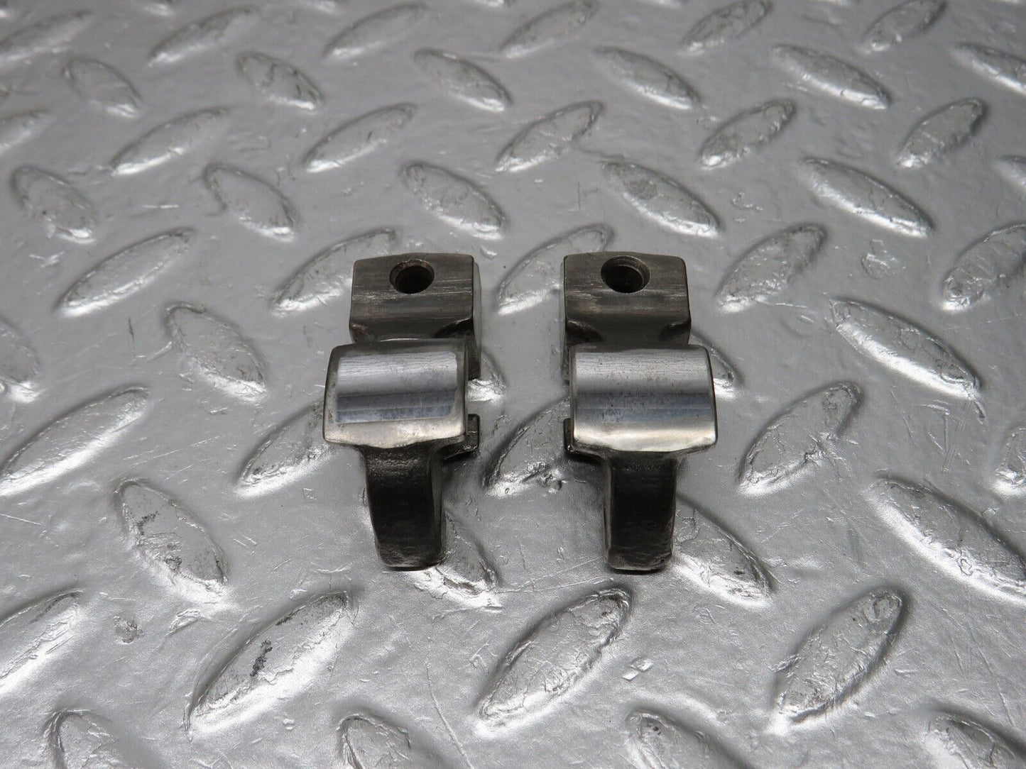 33004 Mercedes-Benz C107 R107 350 V8 Valve Rocker Arm With Spring & Tappet