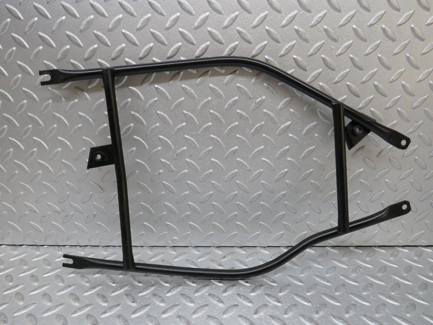 37365 Mercedes-Benz W109 300SEL Front Reinforcement Bar