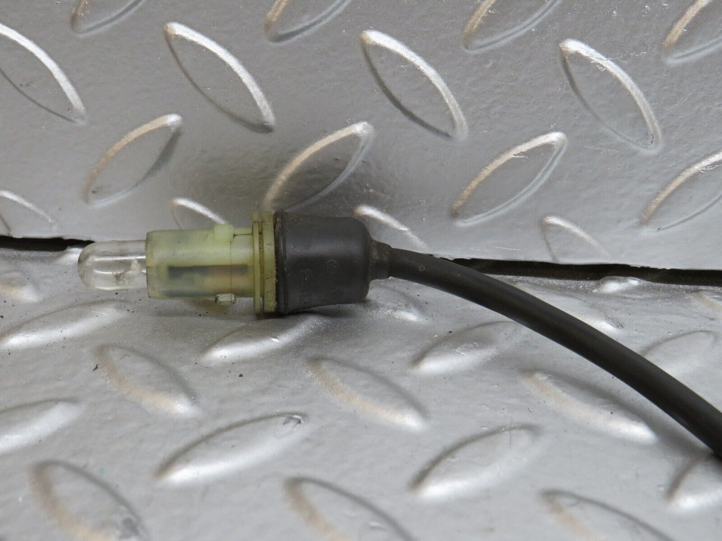 29595 Mercedes-Benz W124 230E Front Wing Indicator Cable Wire 1249971881