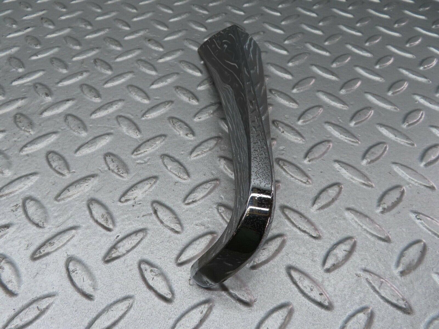 13084 Mercedes-Benz W111 220S Rear Right Fender Wing Tail Chrome Trim 1116900479