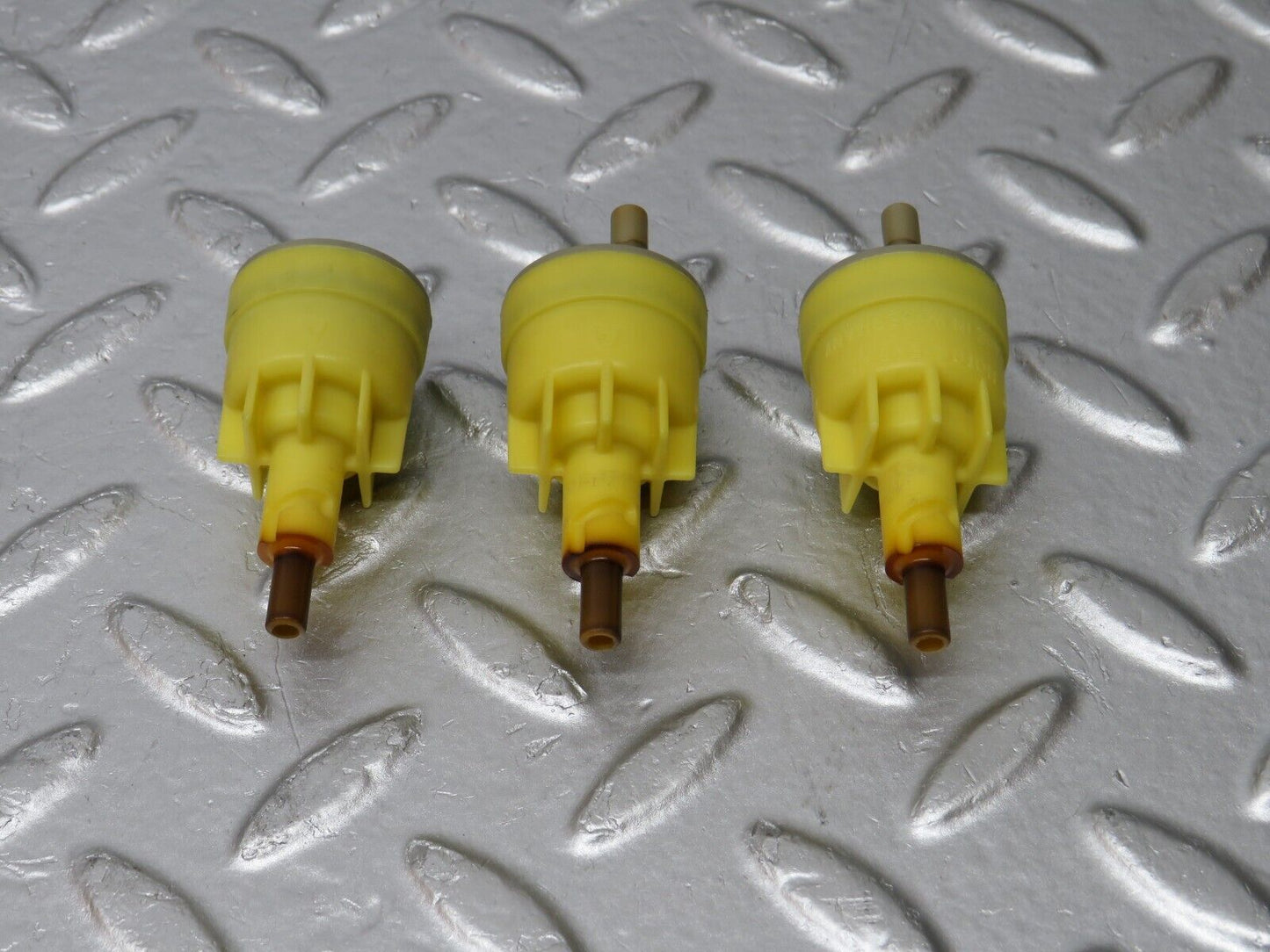 33620 Mercedes-Benz W201 190E Vacuum Check Valve Set 1268000478 1268000078