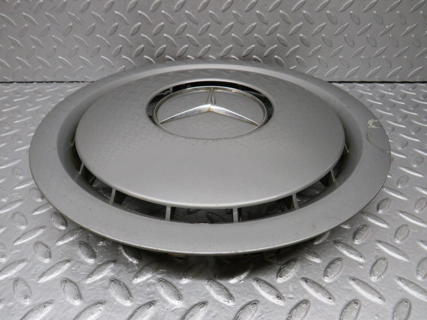 39023 Mercedes-Benz W201 190E Wheel Trim Hub Cap 14" 2014010324
