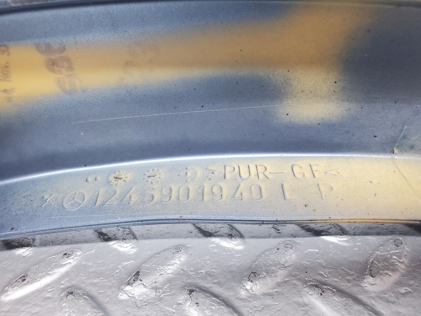 44608 Mercedes-Benz W124 220E Rear Left Fender Lower Moulding Trim