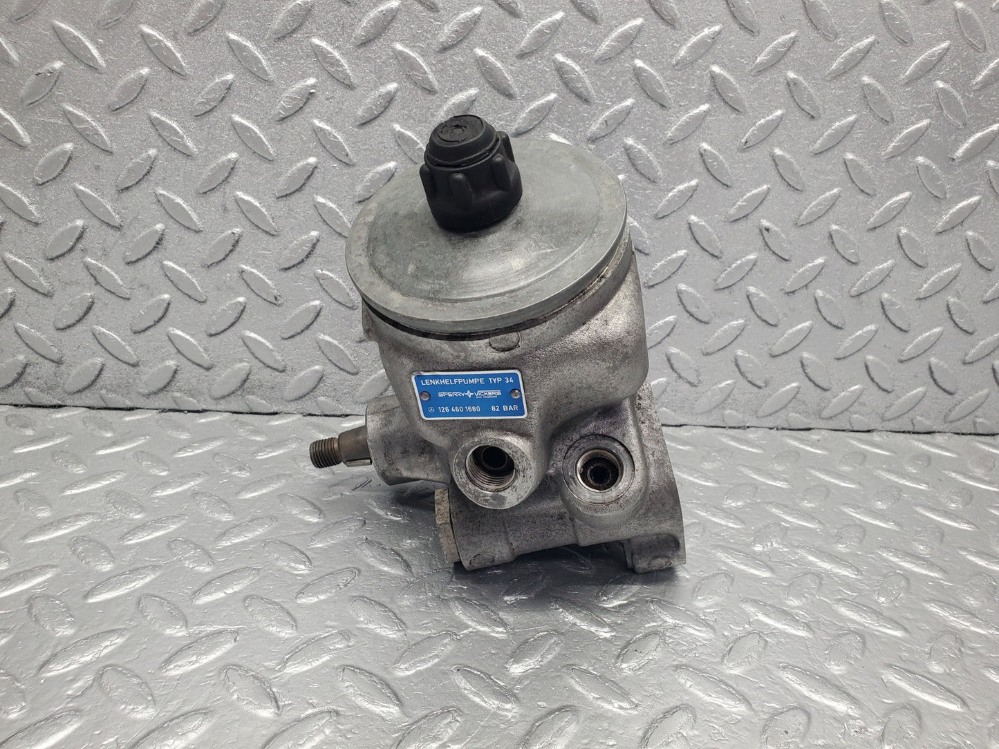W126 Coupe power steering pump type 34 used OEM