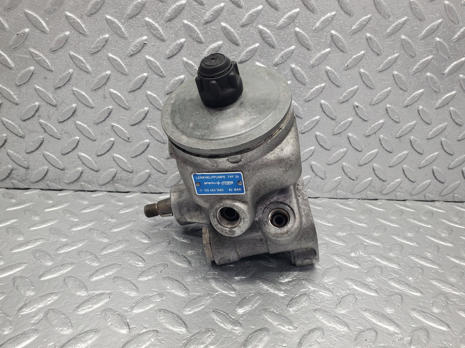 W126 Coupe power steering pump type 34 used OEM