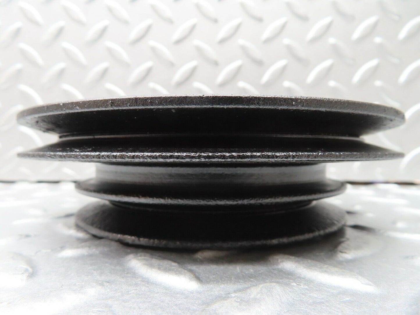18539 Mercedes-Benz W136 170V Crankshaft Pulley 1812001705