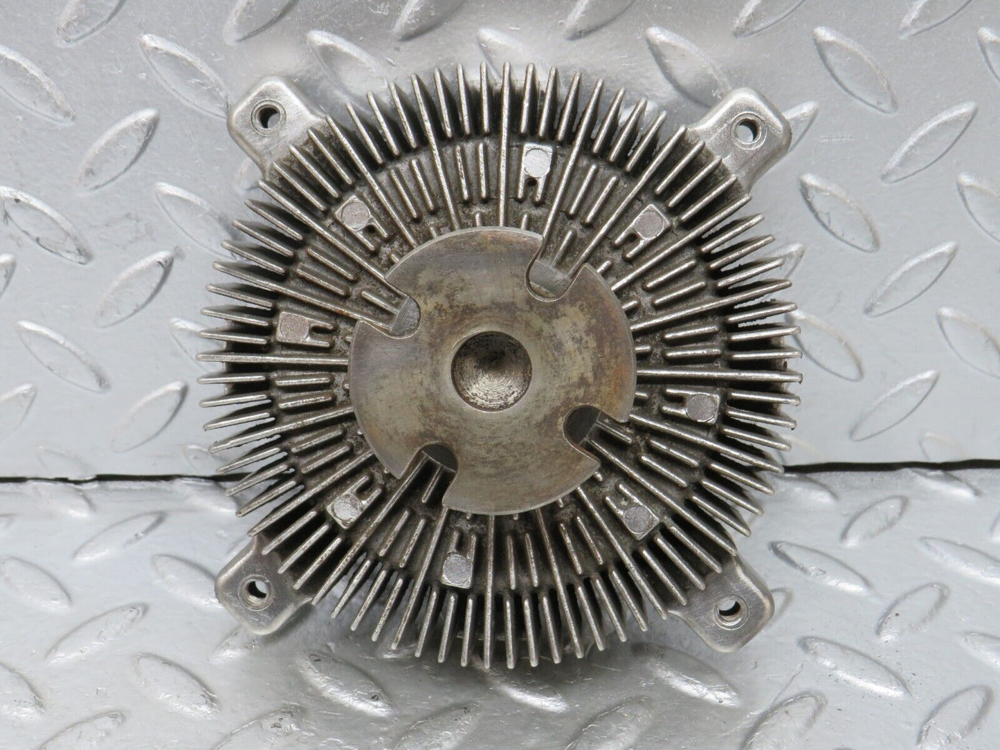 33031 Mercedes-Benz C107 R107 350 V8 Engine Cooling Fan Clutch