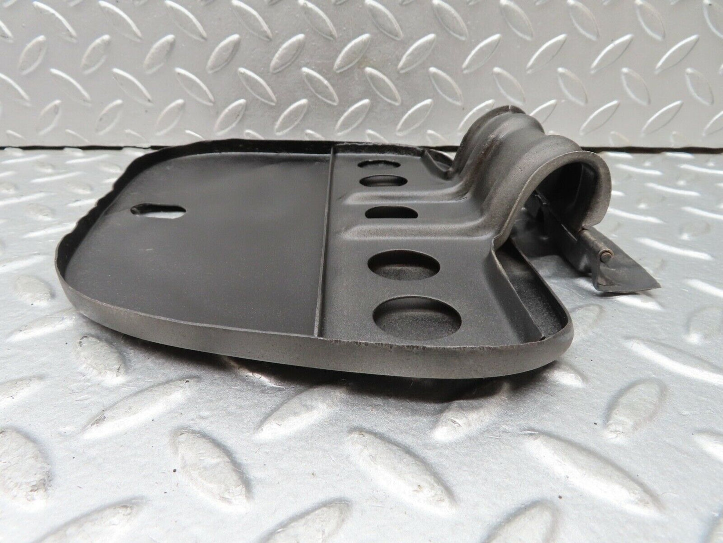 18718 Mercedes-Benz W120 W121 Ponton Fuel Tank Flap Cap