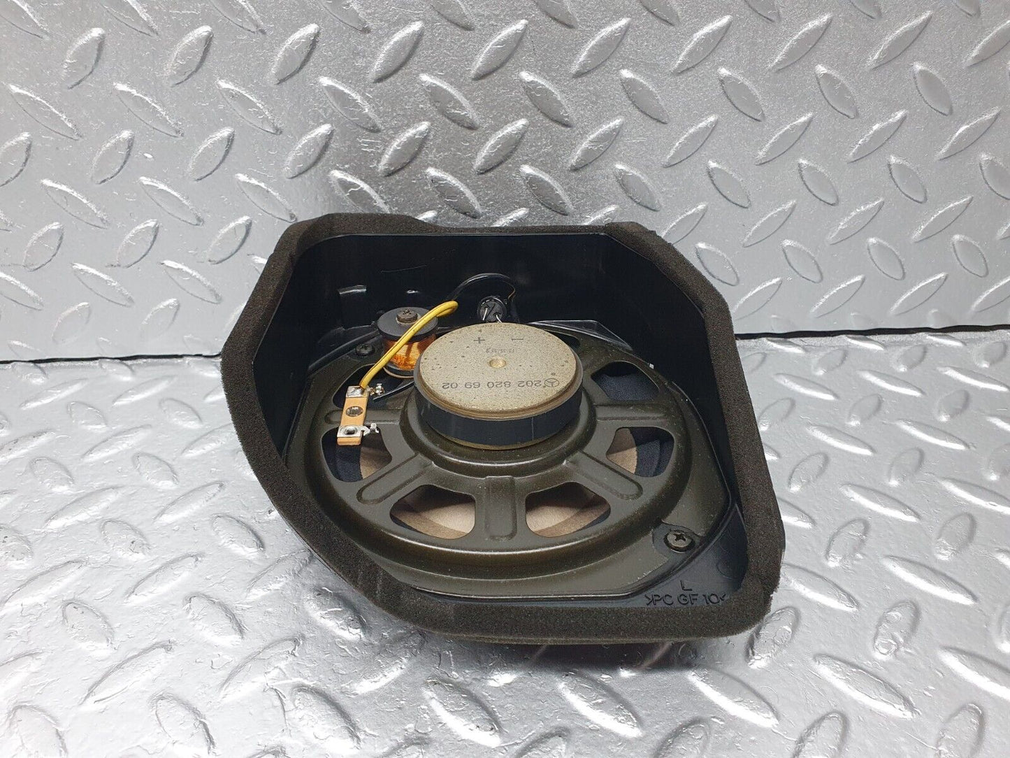 41789 Mercedes-Benz W202 C200 Front Door Loudspeaker Left 2028206902