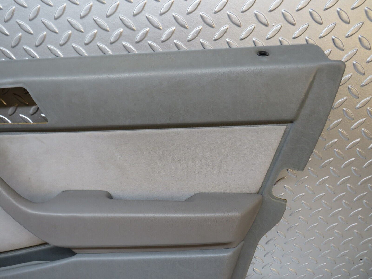 32339 Mercedes-Benz S124 300TE Wagon Front Right Door Card Grey