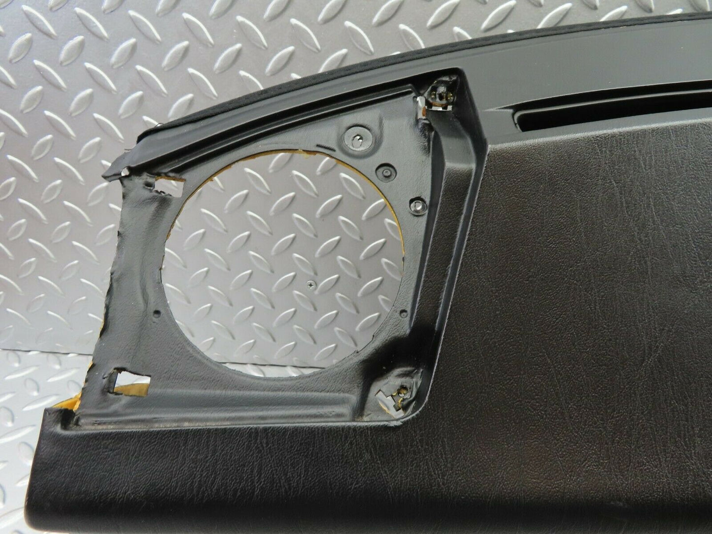 6614 Mercedes-Benz S124 E220 Wagon Dashboard Black