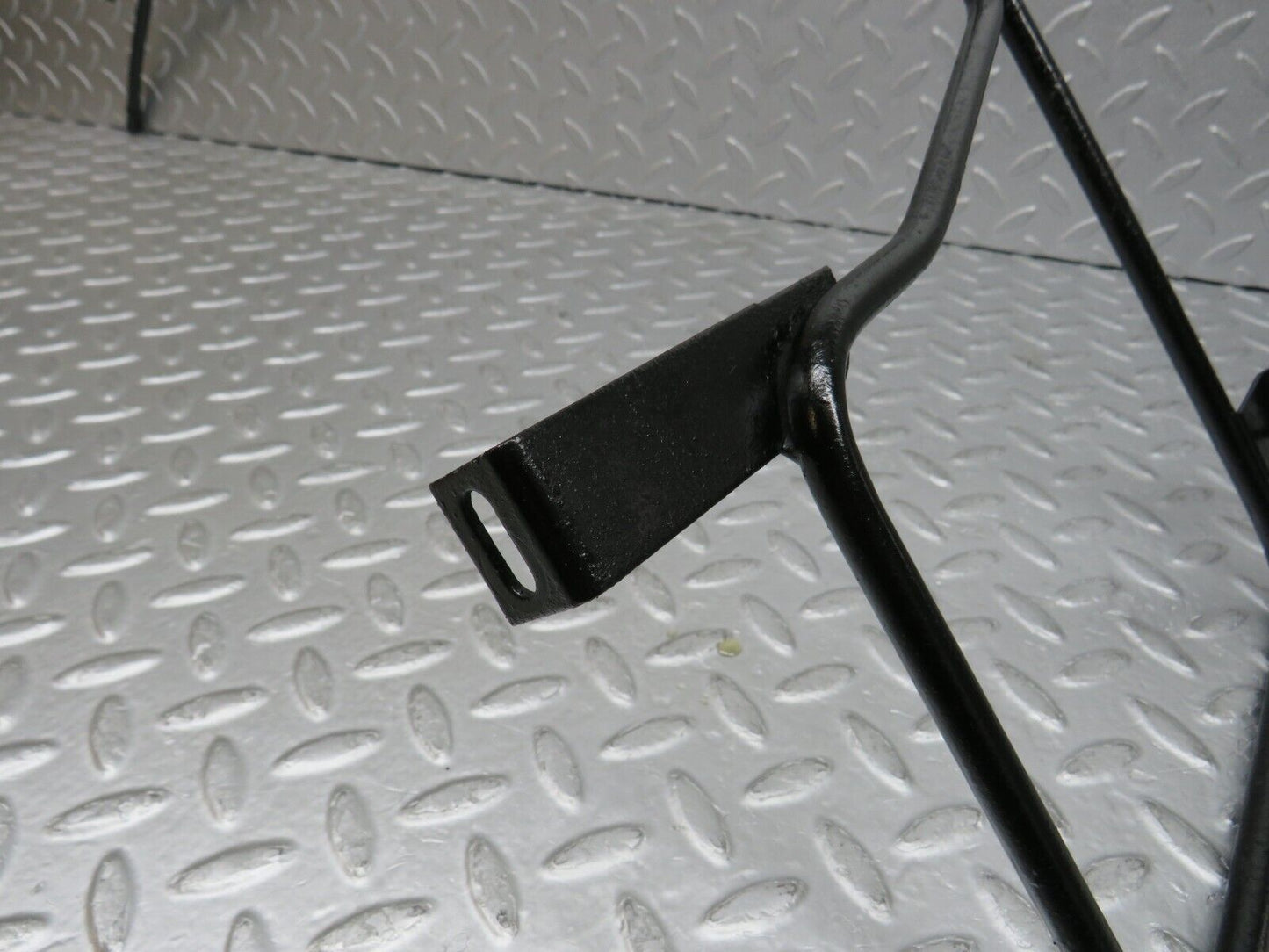 38168 Mercedes-Benz A124 320E Cabriolet Oil Cooler Pipe