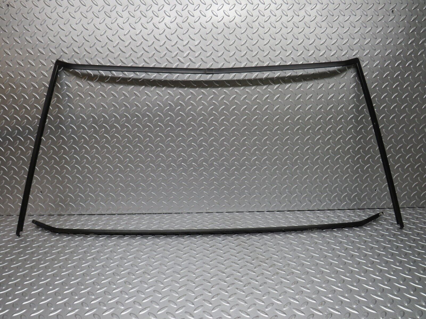 31867 Mercedes-Benz W201 190LE Rear Windscreen Frame