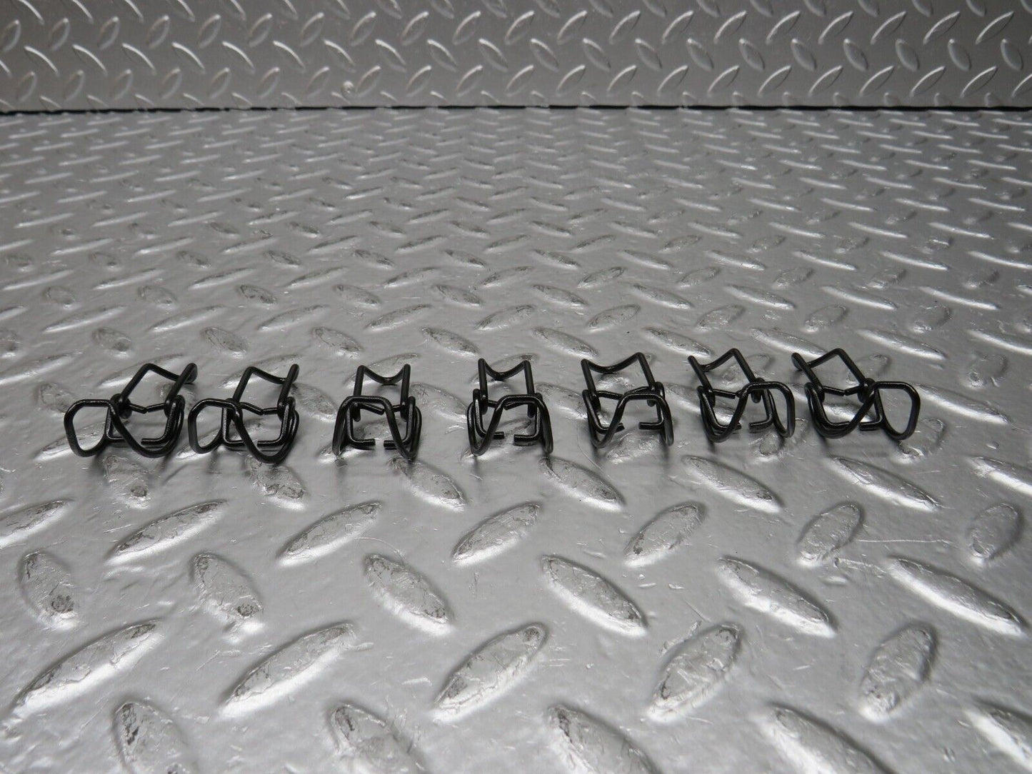 31528 Mercedes-Benz S124 220TE Wagon Air Filter Box Housing Clip Set 7x