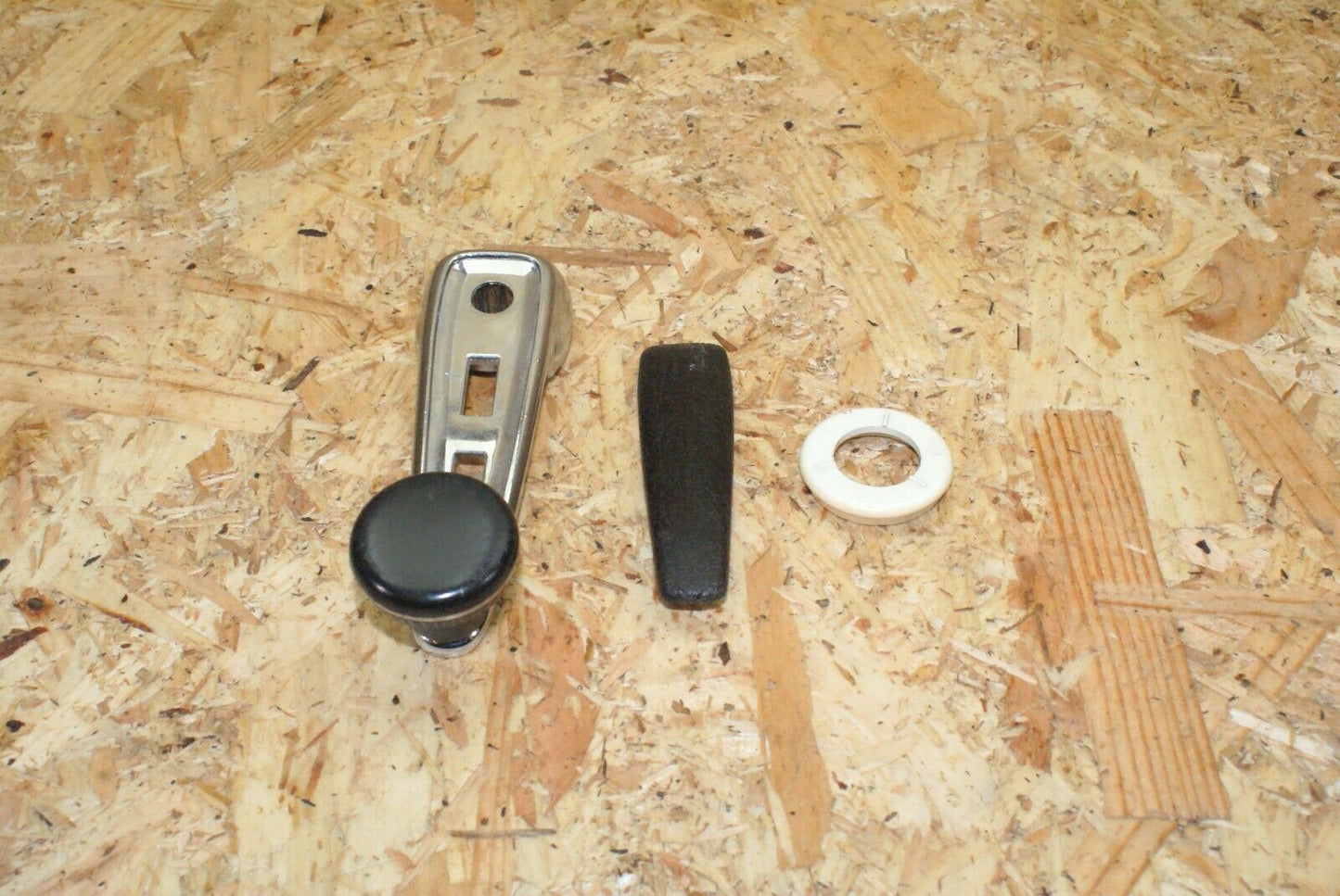 2307 Mercedes-Benz W123 280E Window Lifter Window Crank