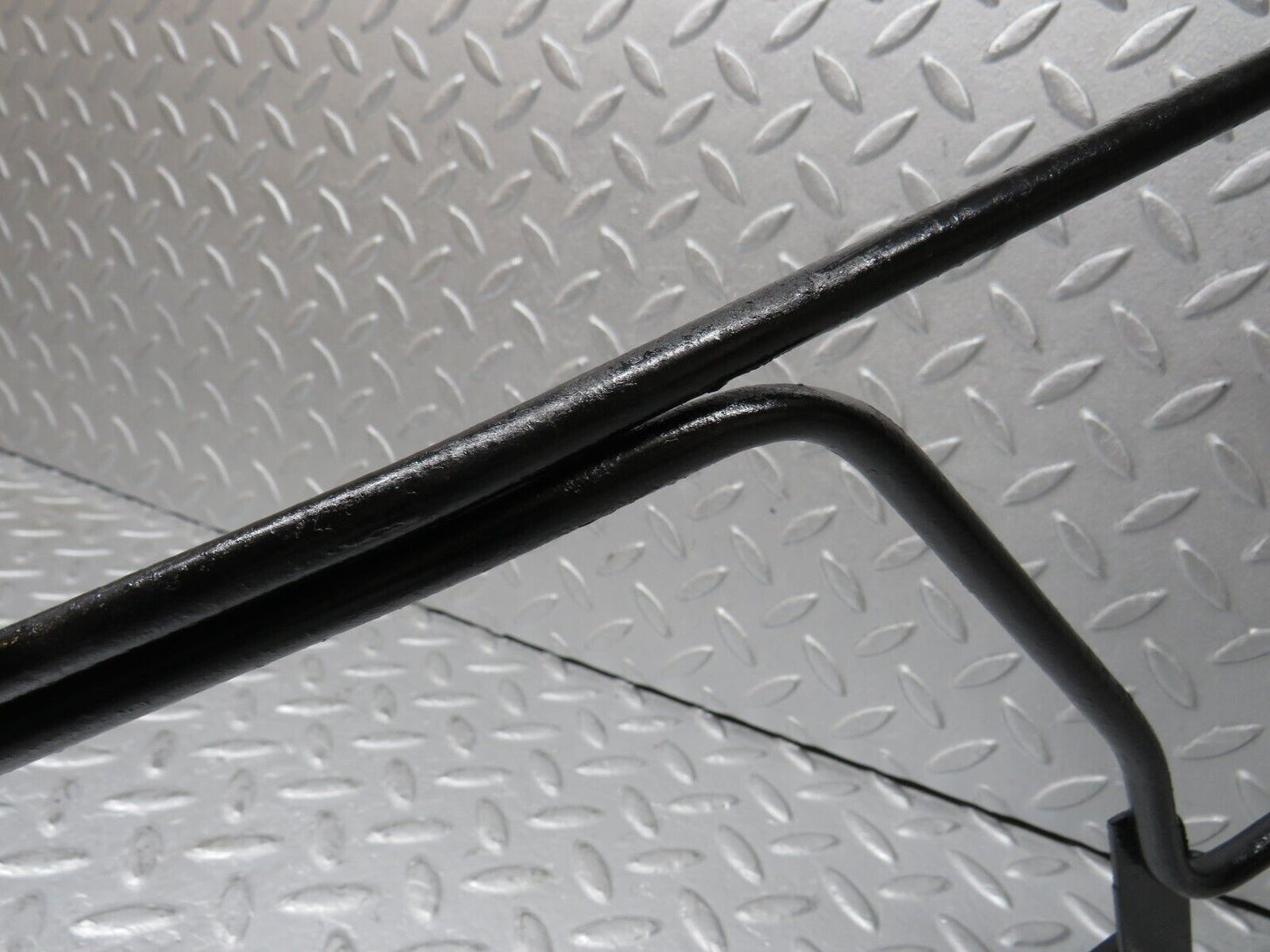 38168 Mercedes-Benz A124 320E Cabriolet Oil Cooler Pipe