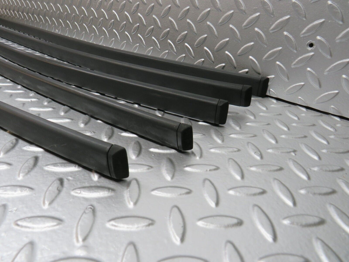 31497 Mercedes-Benz S124 220TE Wagon Roof Cladding Set