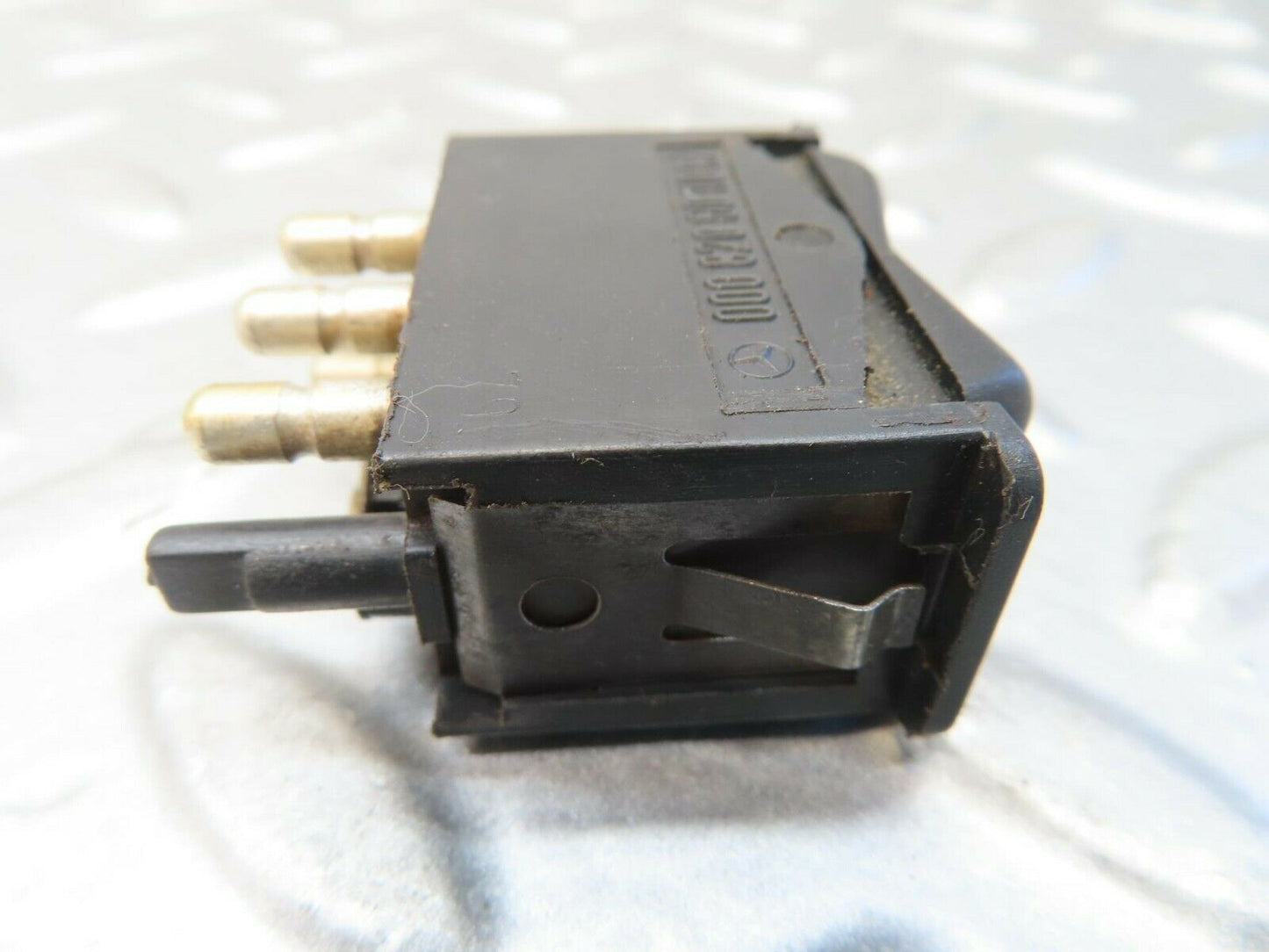 15788 Mercedes-Benz R107 450SL CRear Heated Window Switch 0008206010