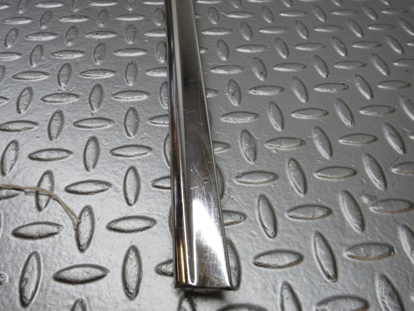 40179 Mercedes-Benz R107 350SL Coupe Right Door Chrome Trim