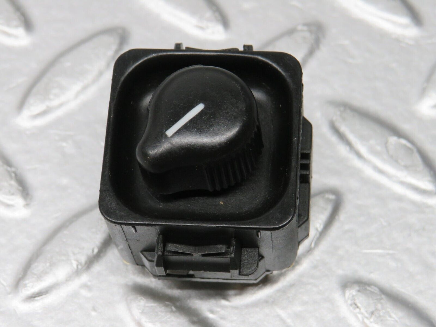 31326 Mercedes-Benz S124 220TE Wagon Electric Mirror Adjust Switch 1298200610