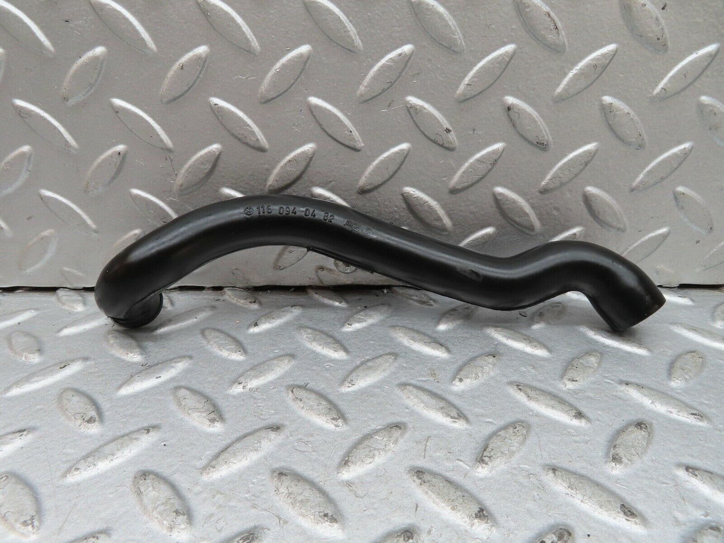 17869 Mercedes-Benz W116 450SEL  Air Intake Breather Hose 1160940482