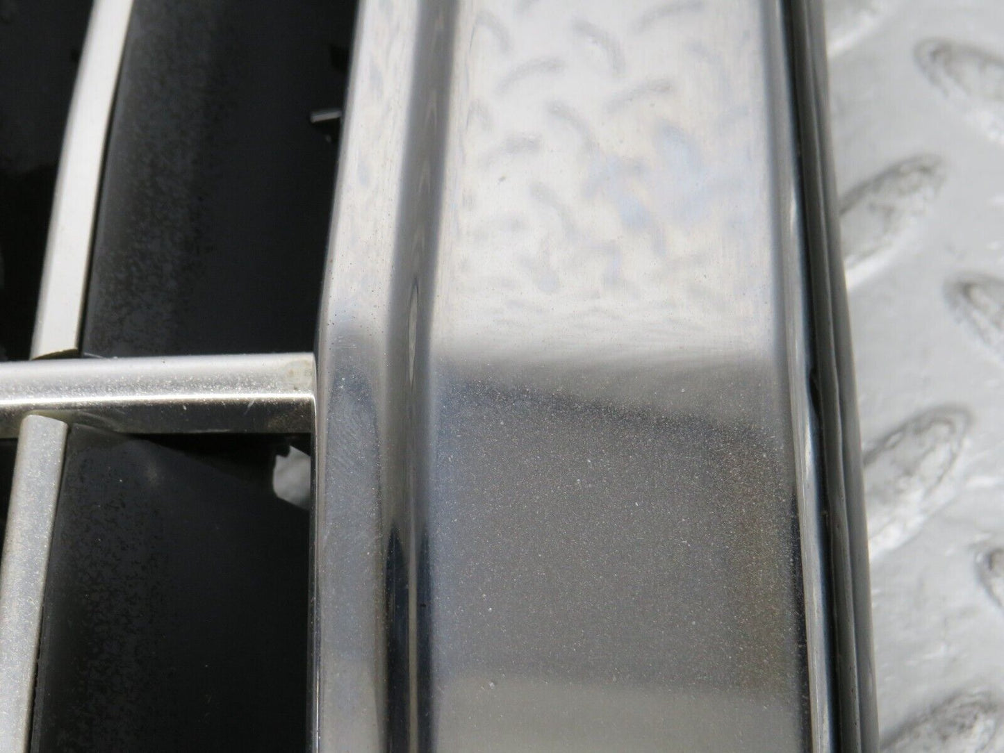 37840 Mercedes-Benz A124 320E Cabriolet Bonnet Grill Chrome 1408880323