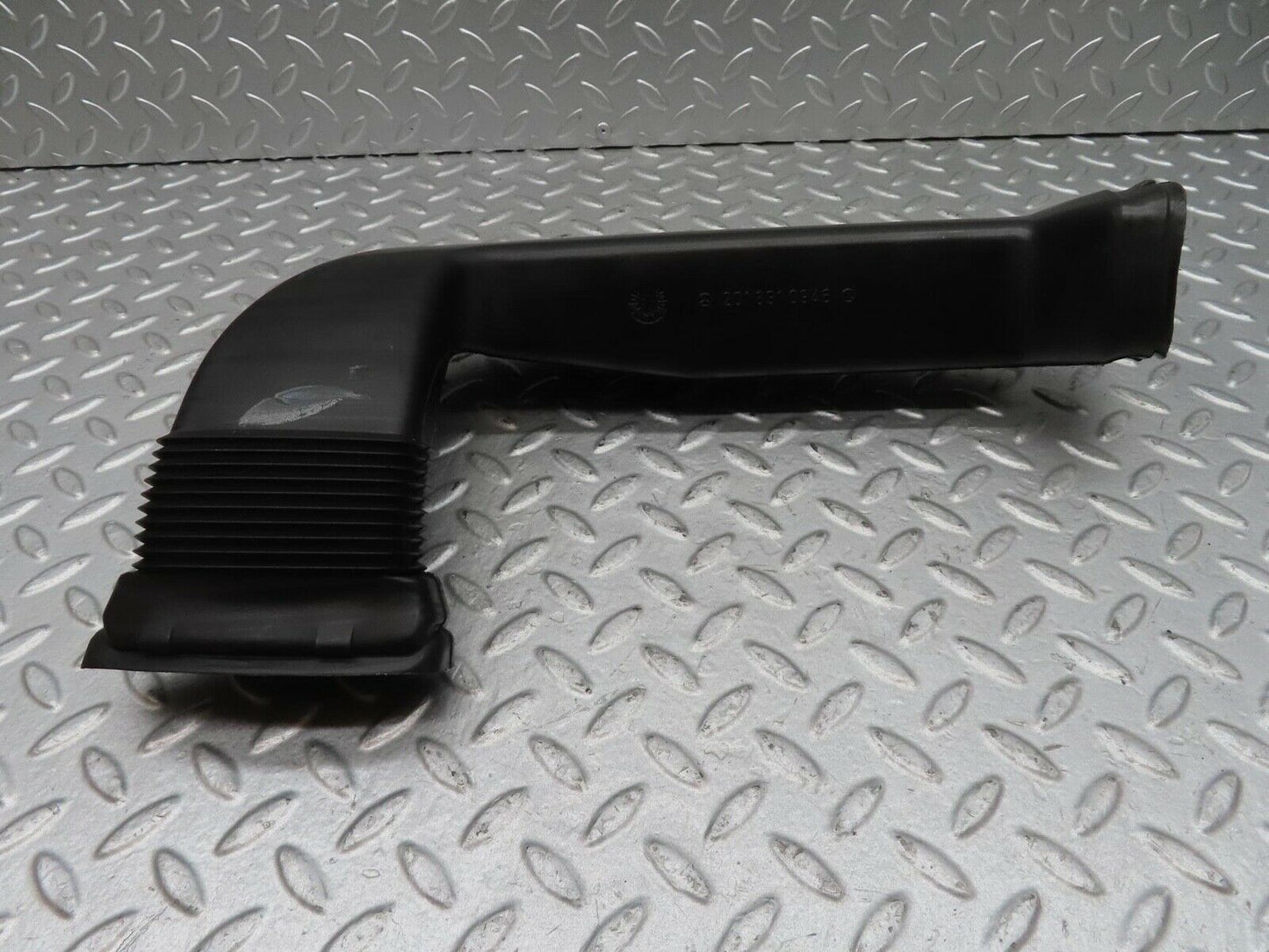 14567 Mercedes-Benz W201 190E Air Duct Pipe Hose Left 2018310946