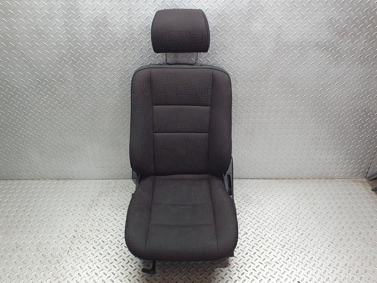 41812 Mercedes-Benz W202 C200 Front Left Passenger Seat