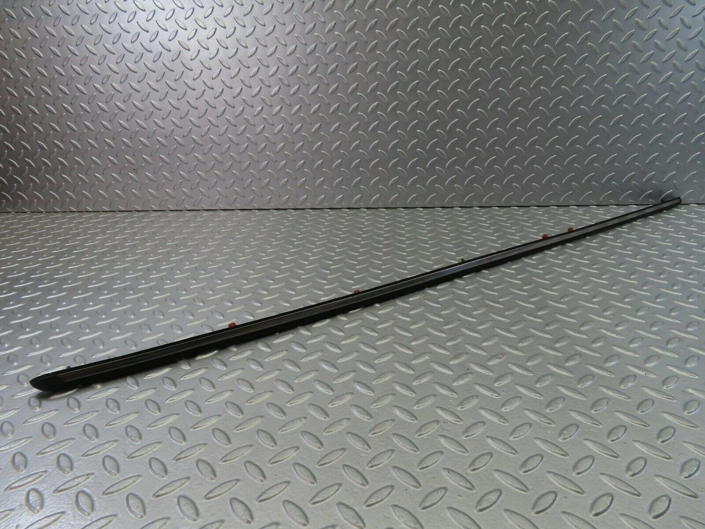 9968 Mercedes-Benz C123 230CE Coupe Front Left Fender Centre Chrome Trim
