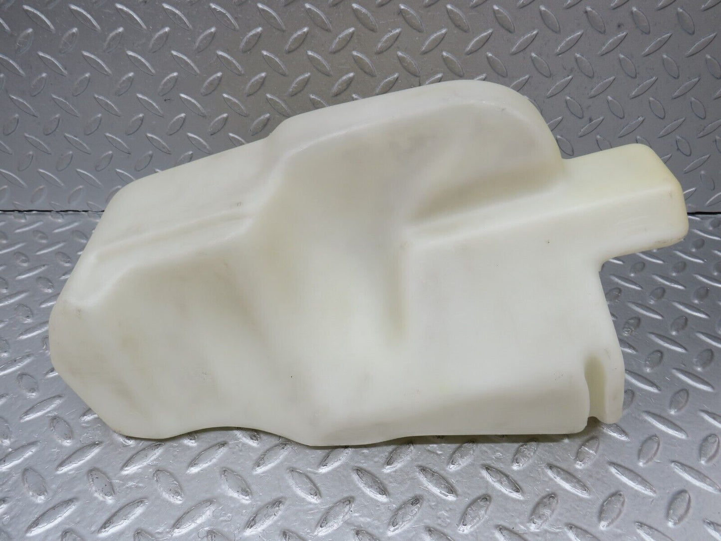 36173 Mercedes-Benz W126 420SE Windscreen Washer Fluid Reservoir 1268690620 1248690072
