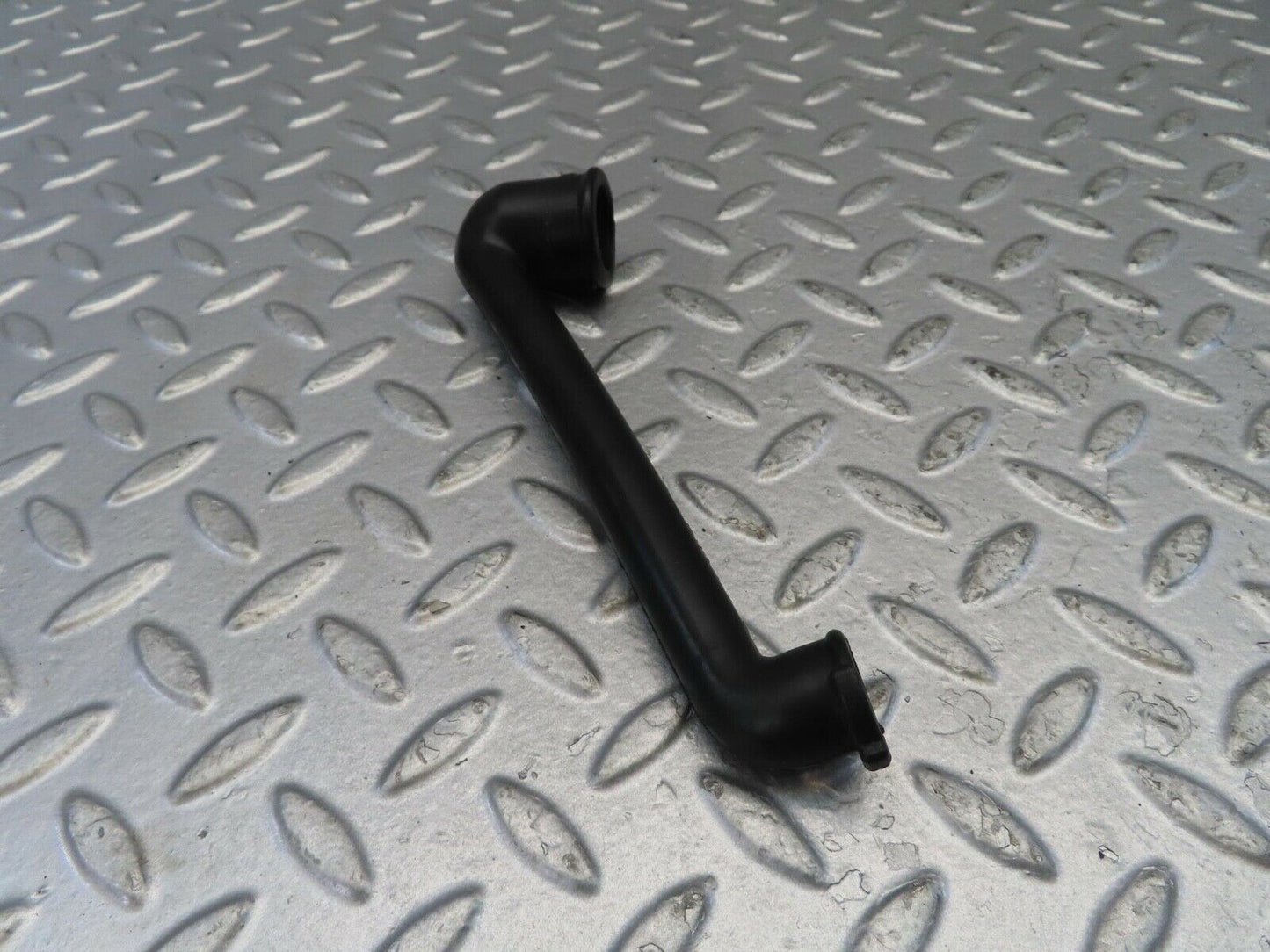 11019 Mercedes-Benz R107 W116 Air Hose For Valve Cover 1160940591