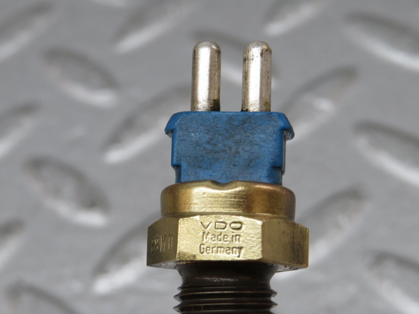 36255 Mercedes-Benz W126 420SE Coolant Temperature Sensor VDO 0085424517