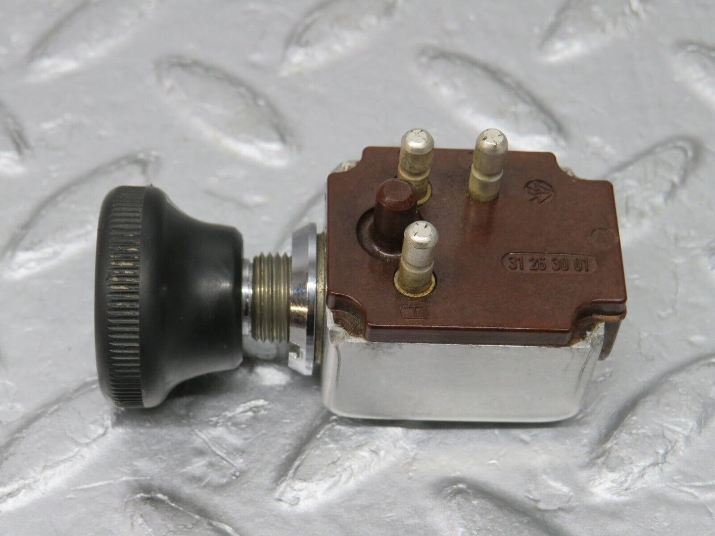 37529 Mercedes-Benz W109 300SEL 3 Pin Pull Switch 31263001