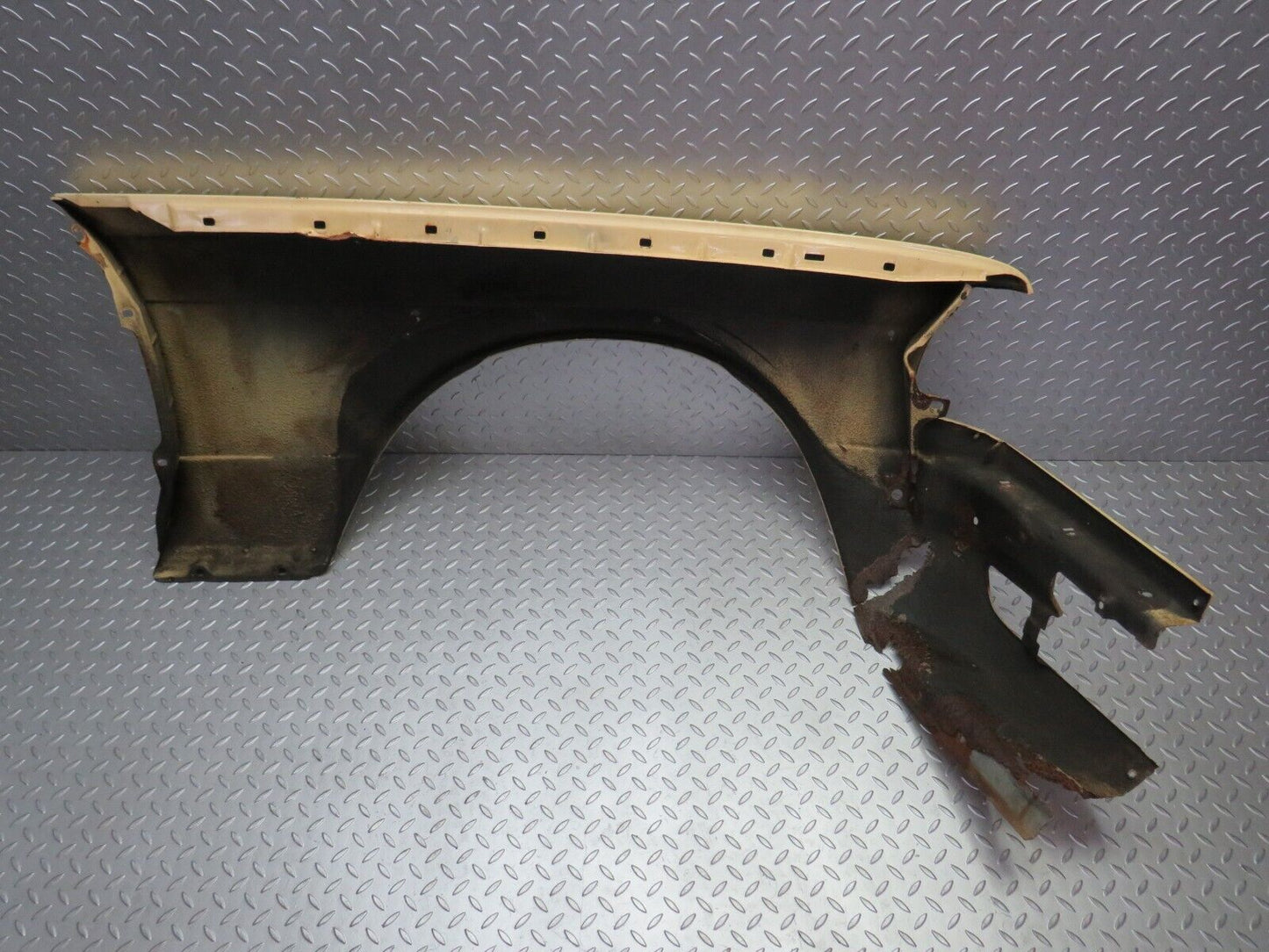 28716 Mercedes-Benz W123 230E Front Left Wing Fender
