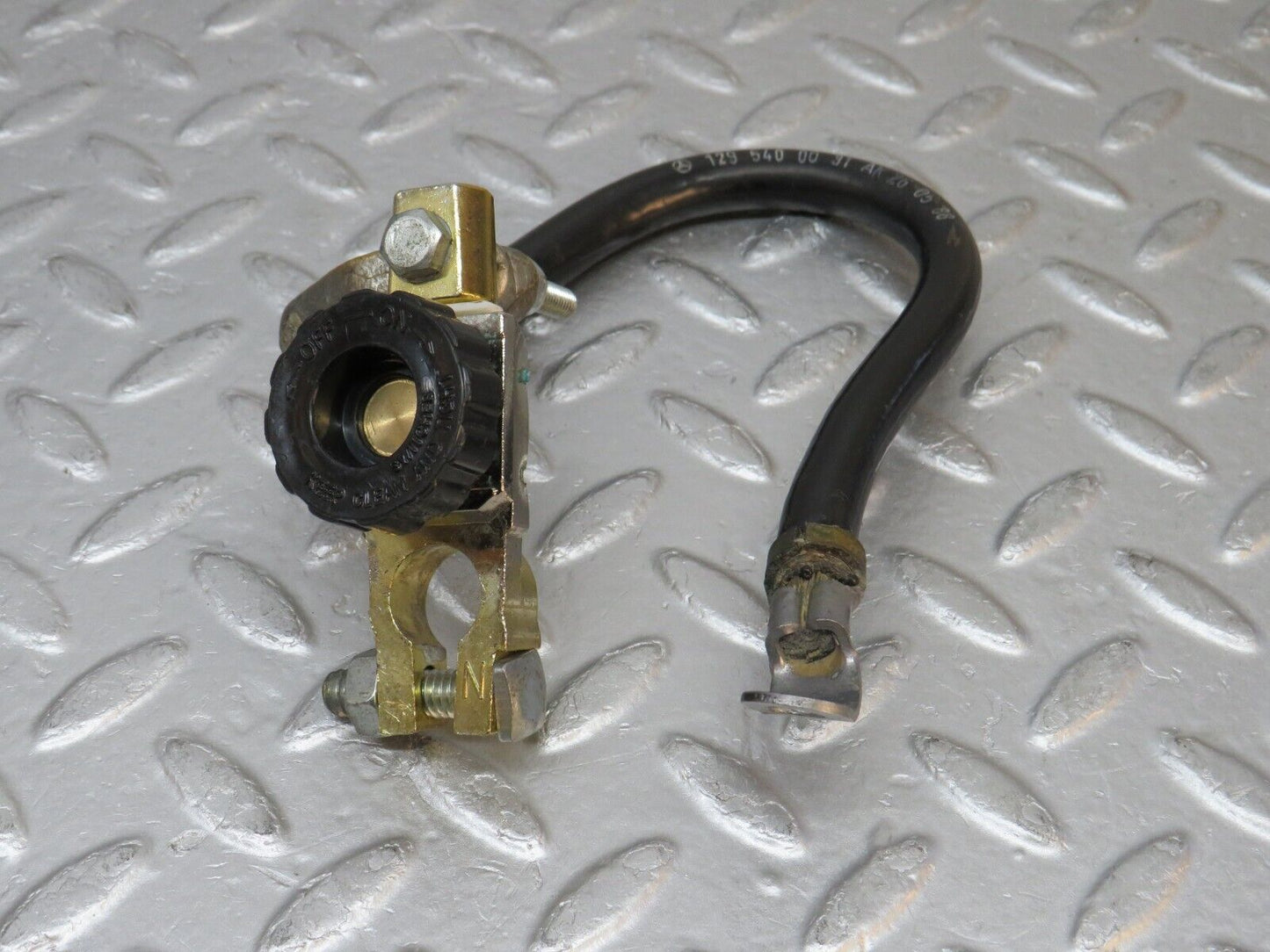 38255 Mercedes-Benz R129 280SL Coupe Battery Negative Cable Connector 1295400031