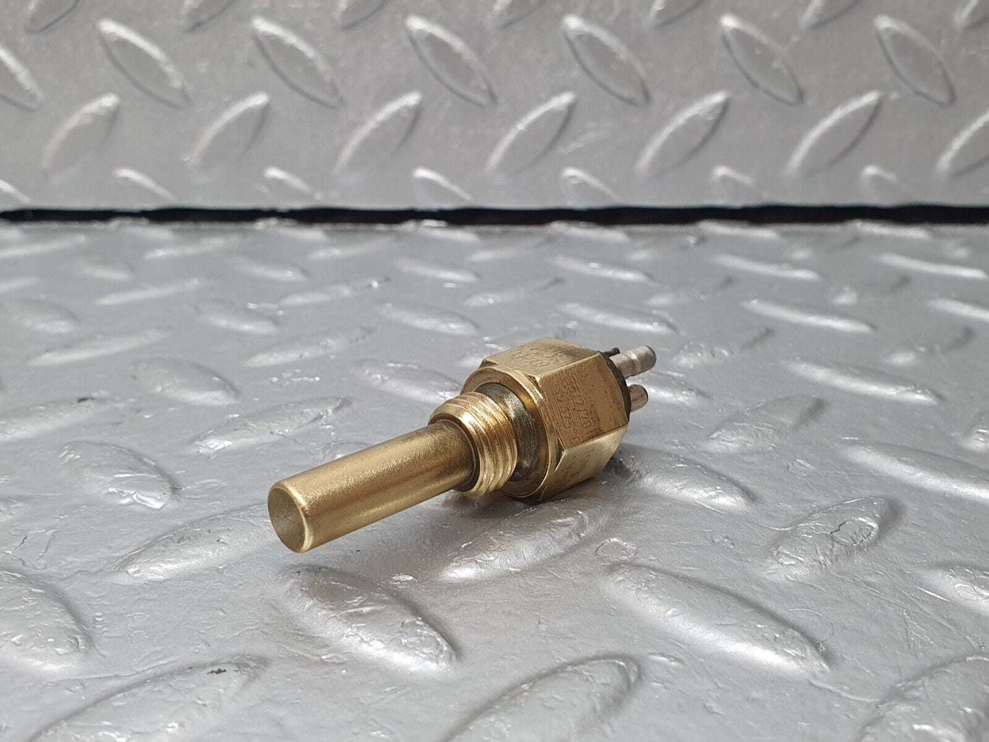 41328 Mercedes-Benz W116 350SE Temperature Sensor VDO