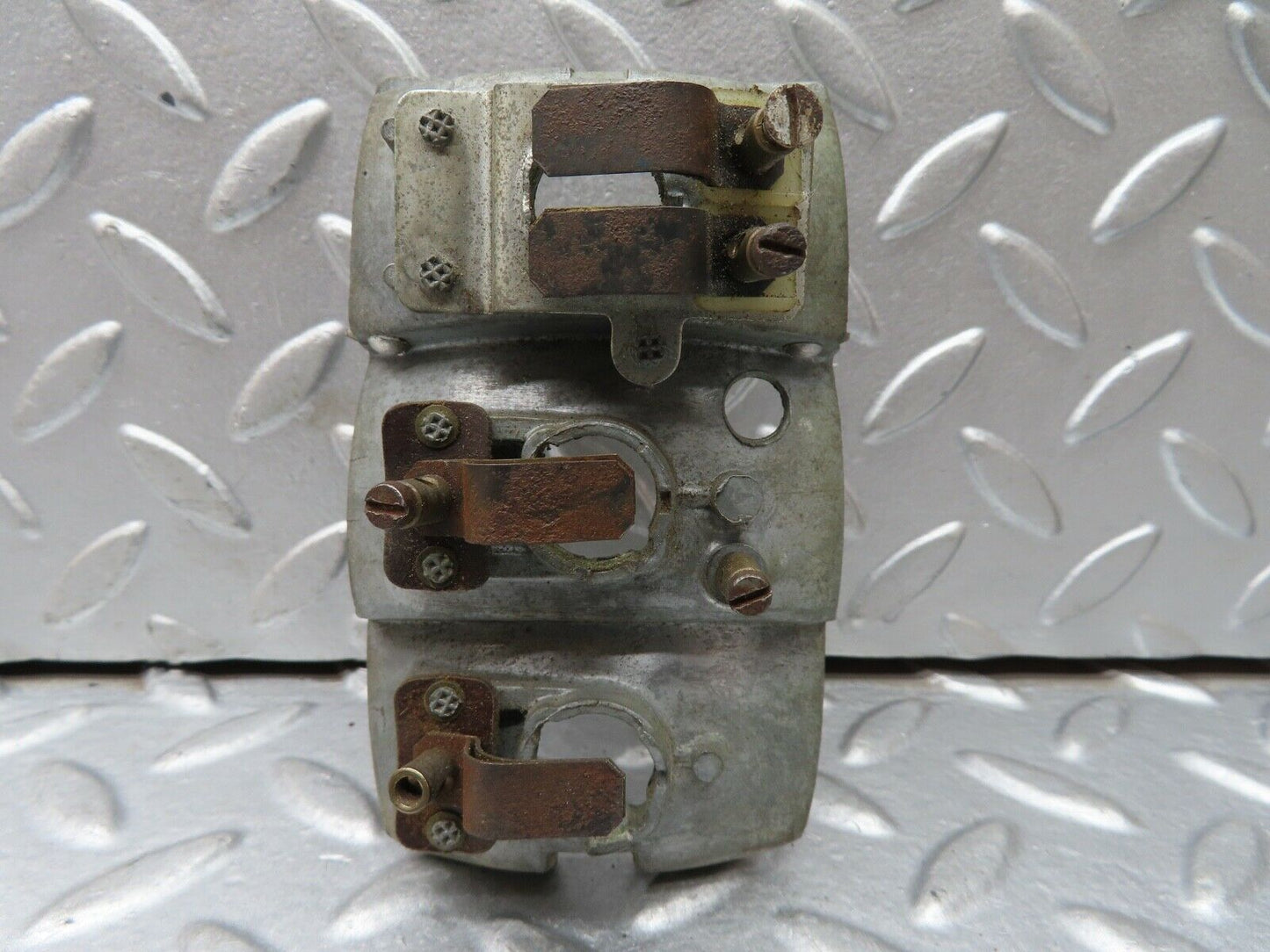 18672 Mercedes-Benz W120 W121 Ponton Tail Light Bulb Holder K13260