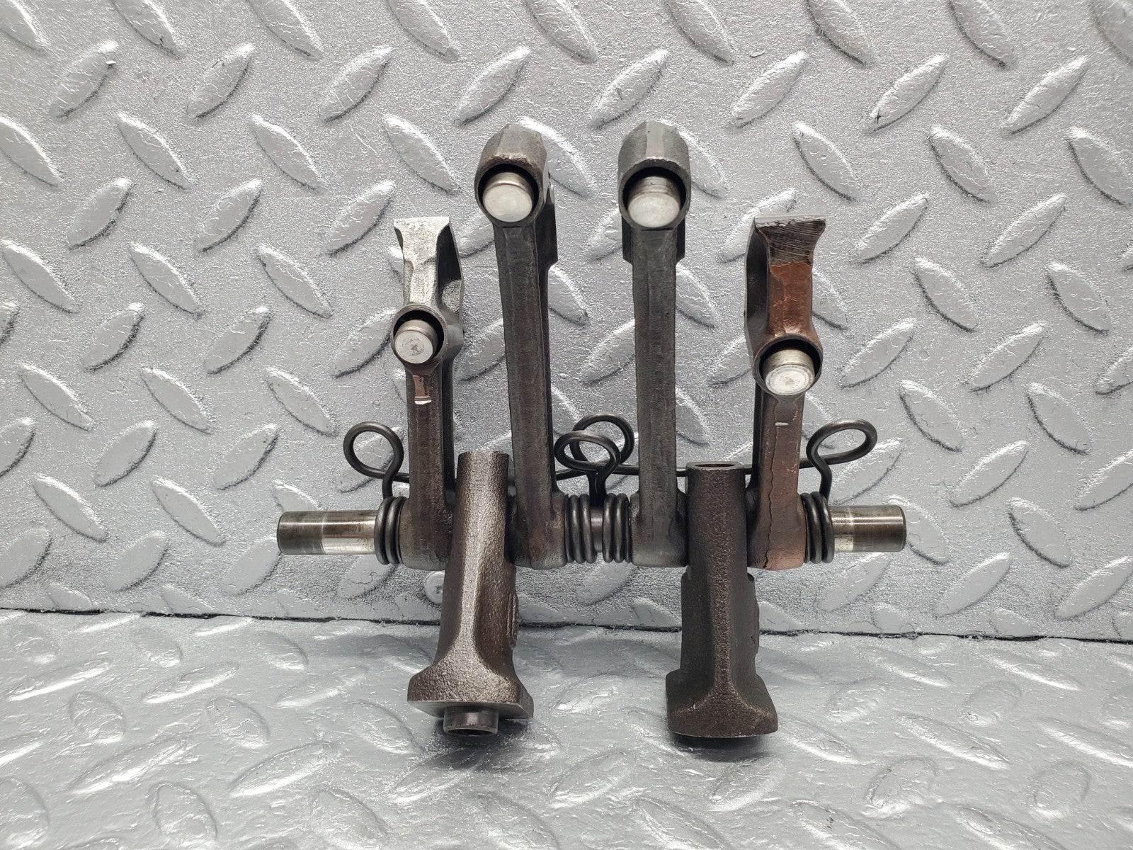 W112 rocker arm support arm and shaft used OEM